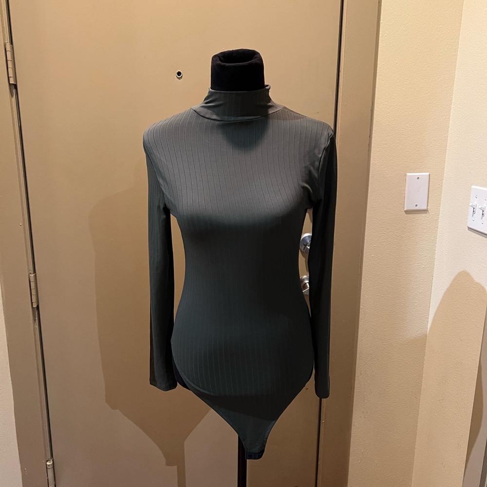Chic Long Sleeve Turtleneck Bodysuit - Forest Green